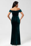 Epitome di Romance Mermaid Off the Shoulder Pavone Green Velvet Bridesmaid Dress