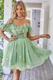 Off the Shoulder Ruffles Tulle Homecoming Dress con ricamo